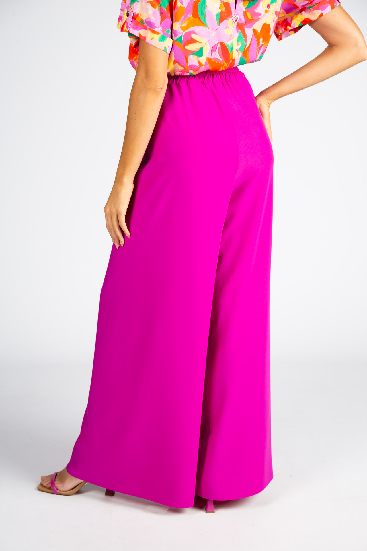 Pantalones con pliegues