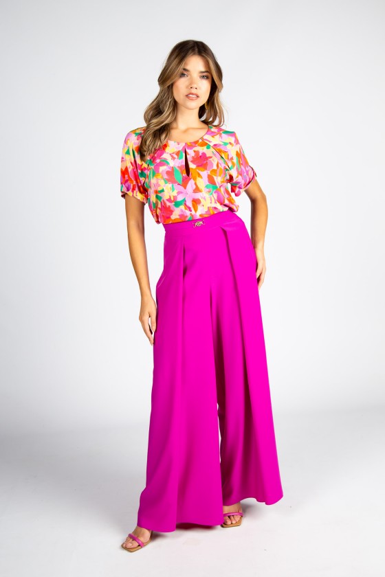 Pantalones con pliegues