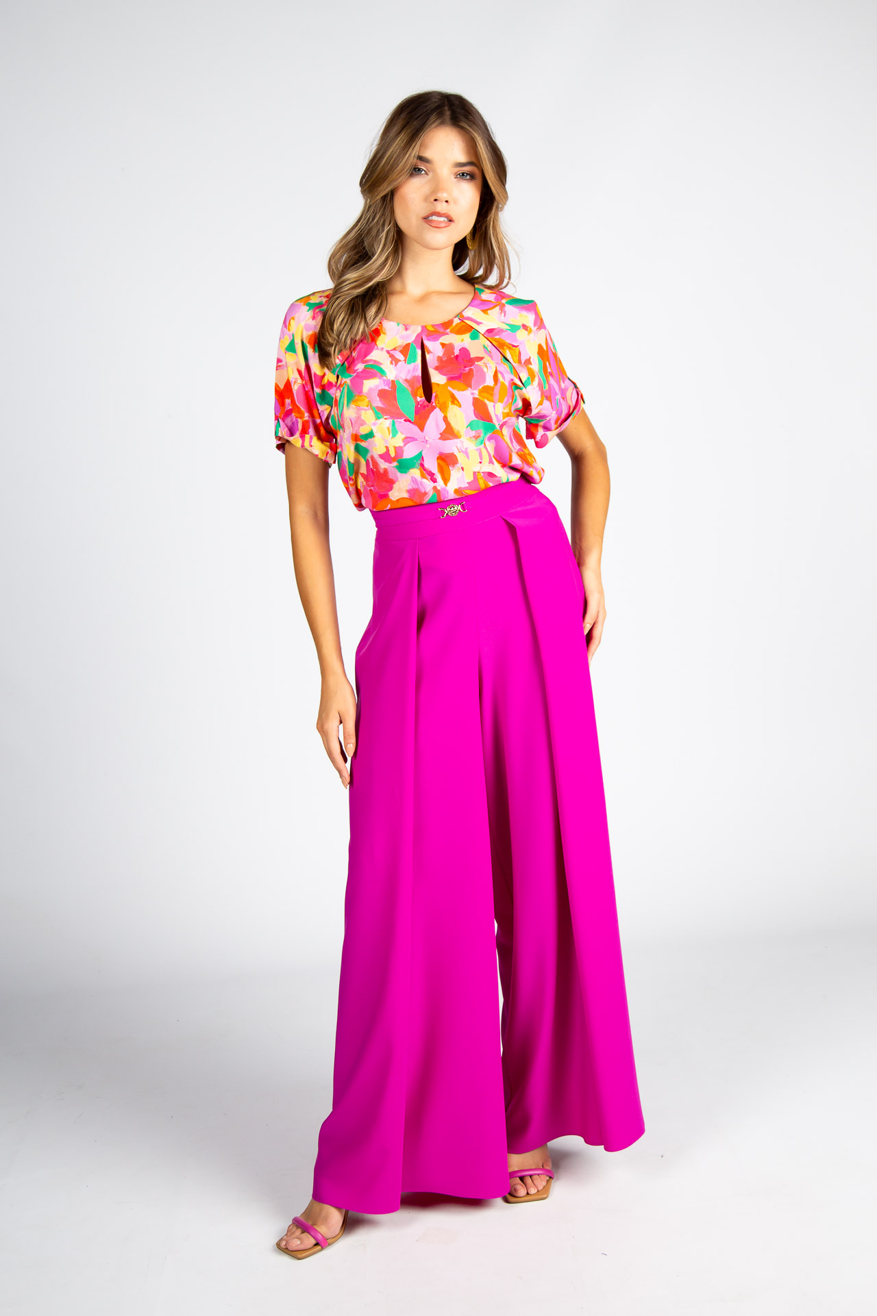 Pantalones con pliegues