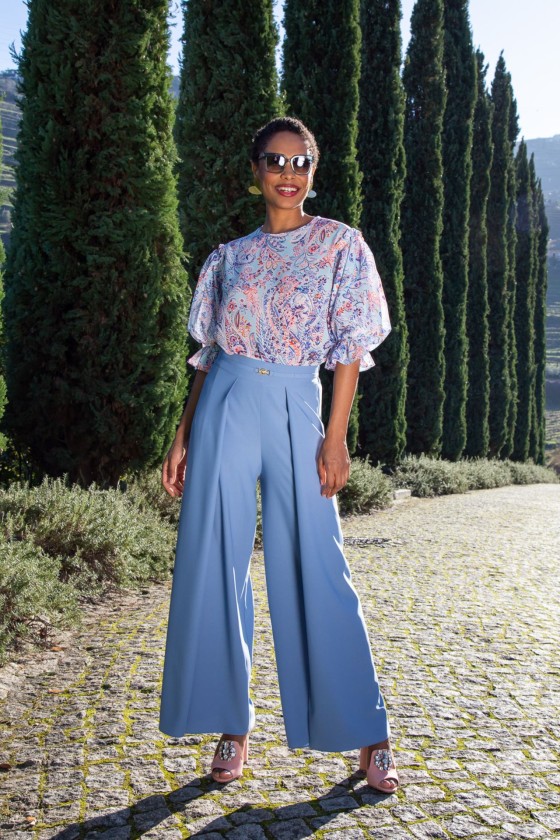 Pantalones con pliegues