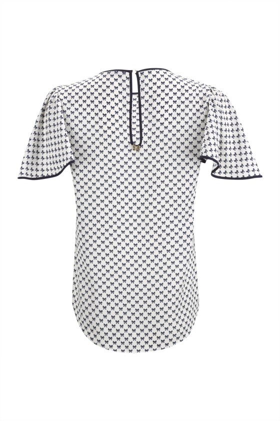 Short-sleeved blouse