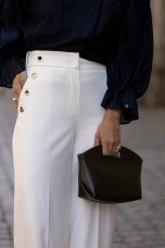Calas pantalonas com ilhs