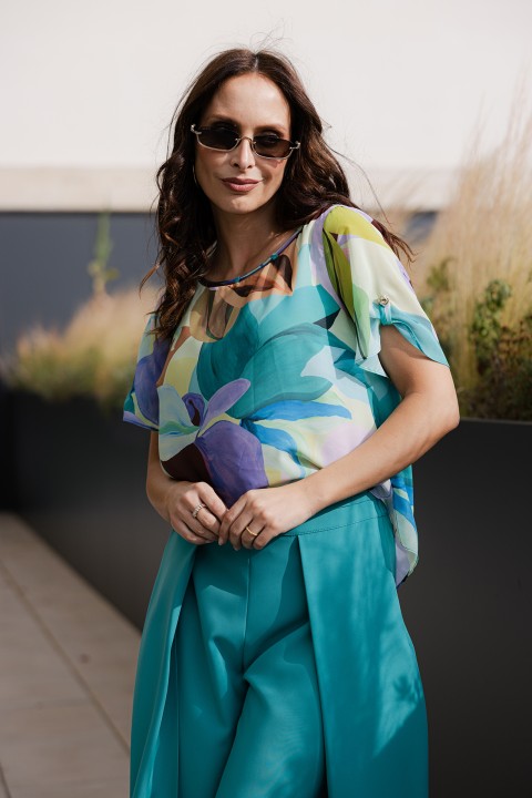 Boat neck blouse