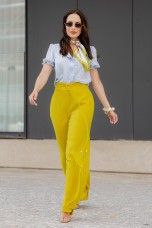 Short-sleeved blouse