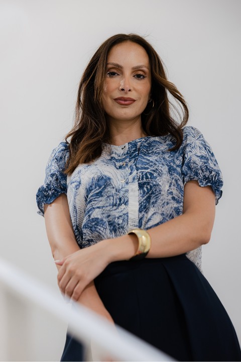 Short-sleeved blouse