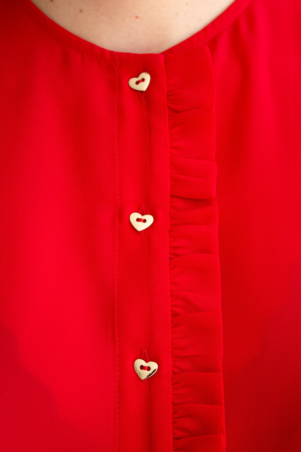 Short-sleeved blouse