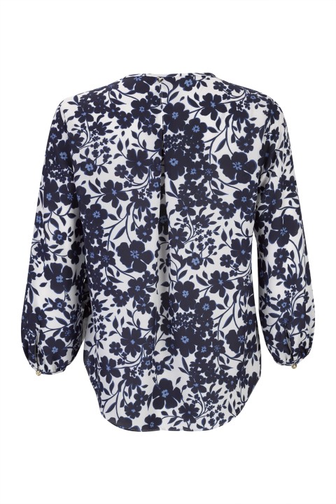 3D flower blouse 3D flower blouse