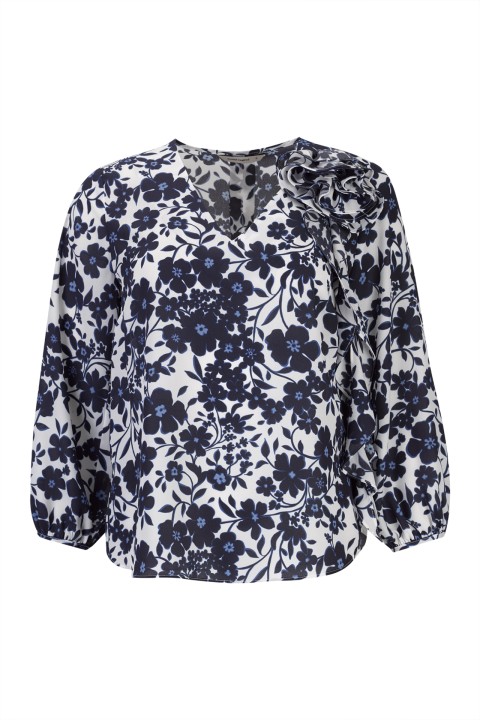 3D flower blouse 3D flower blouse