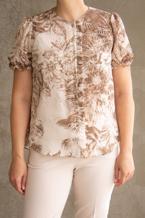 Short-sleeved blouse