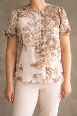 Short-sleeved blouse