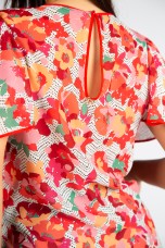 Short-sleeved blouse