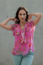 Short-sleeved blouse with ruffles
