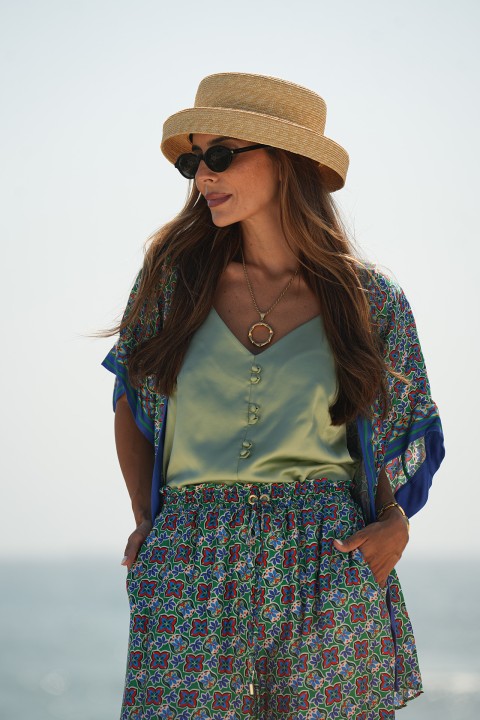 Strap top with lined buttons