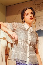 Blusa bordada