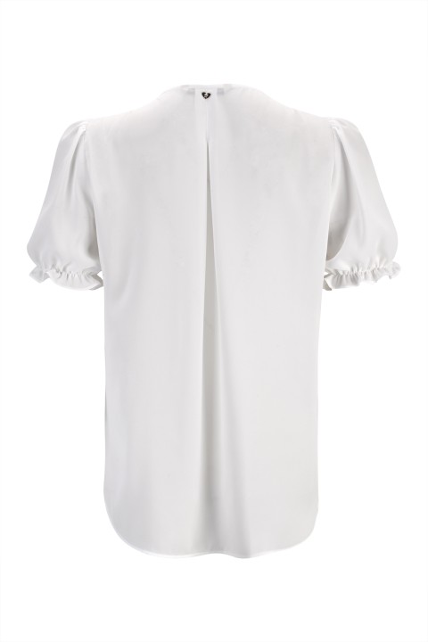 Short-sleeved blouse