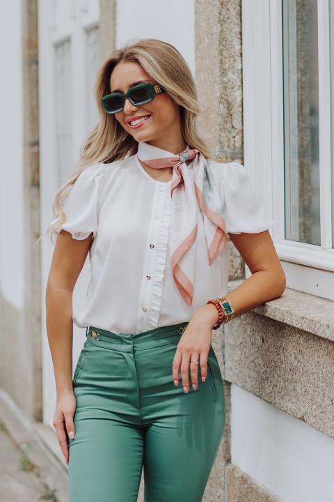 Short-sleeved blouse
