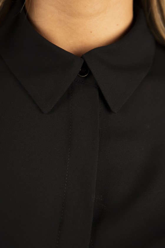 Blusa de corte clásico