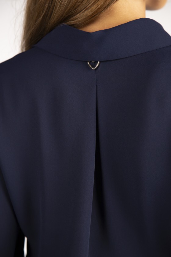 Blusa de corte clásico