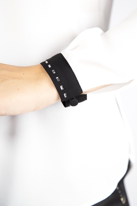 V-neck blouse with bow