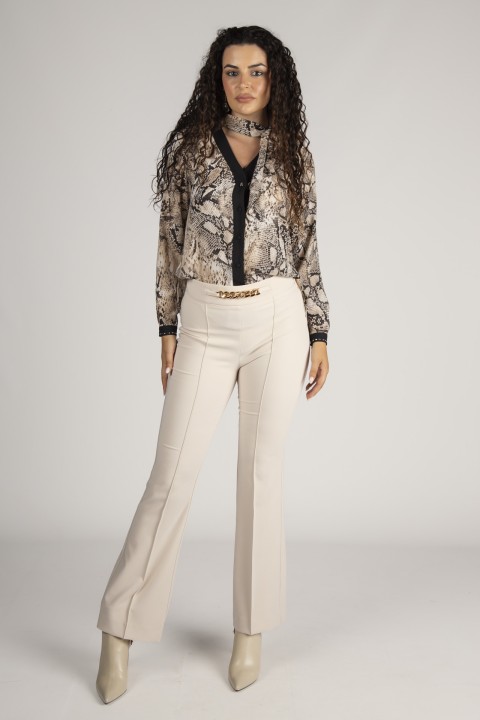 Blusa con escote en V y lazada