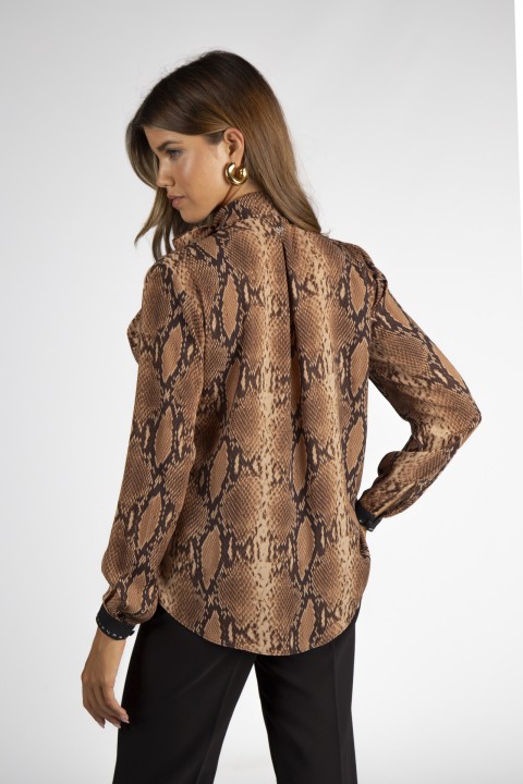 Blusa con escote en V y lazada