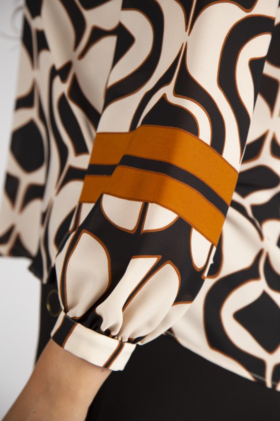 Blusa com cuello Chelsea