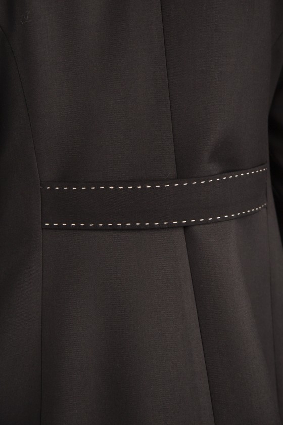 Chaqueta pespuntes en contraste