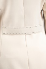 Contrasting topstitching detail blazer