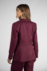Contrasting topstitching detail blazer