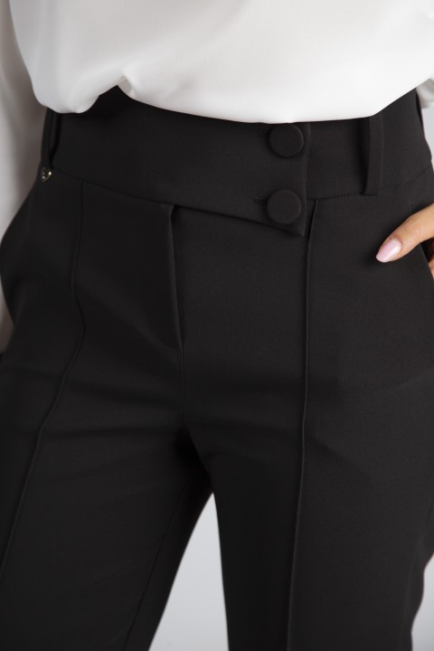 Pantalones con cinturilla asimétrica Pantalones con cinturilla asimétrica