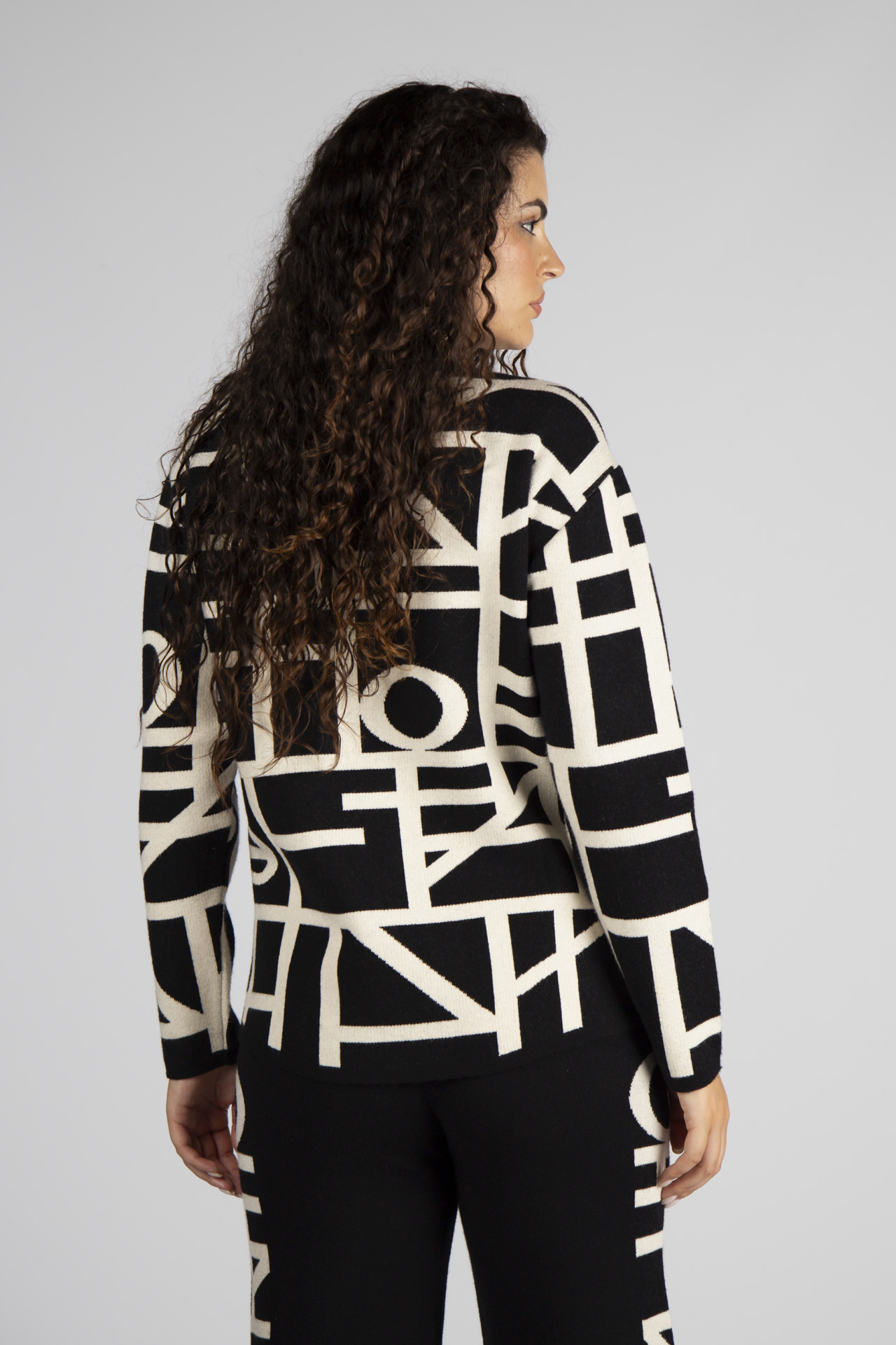 Graphic pattern knitted jumper