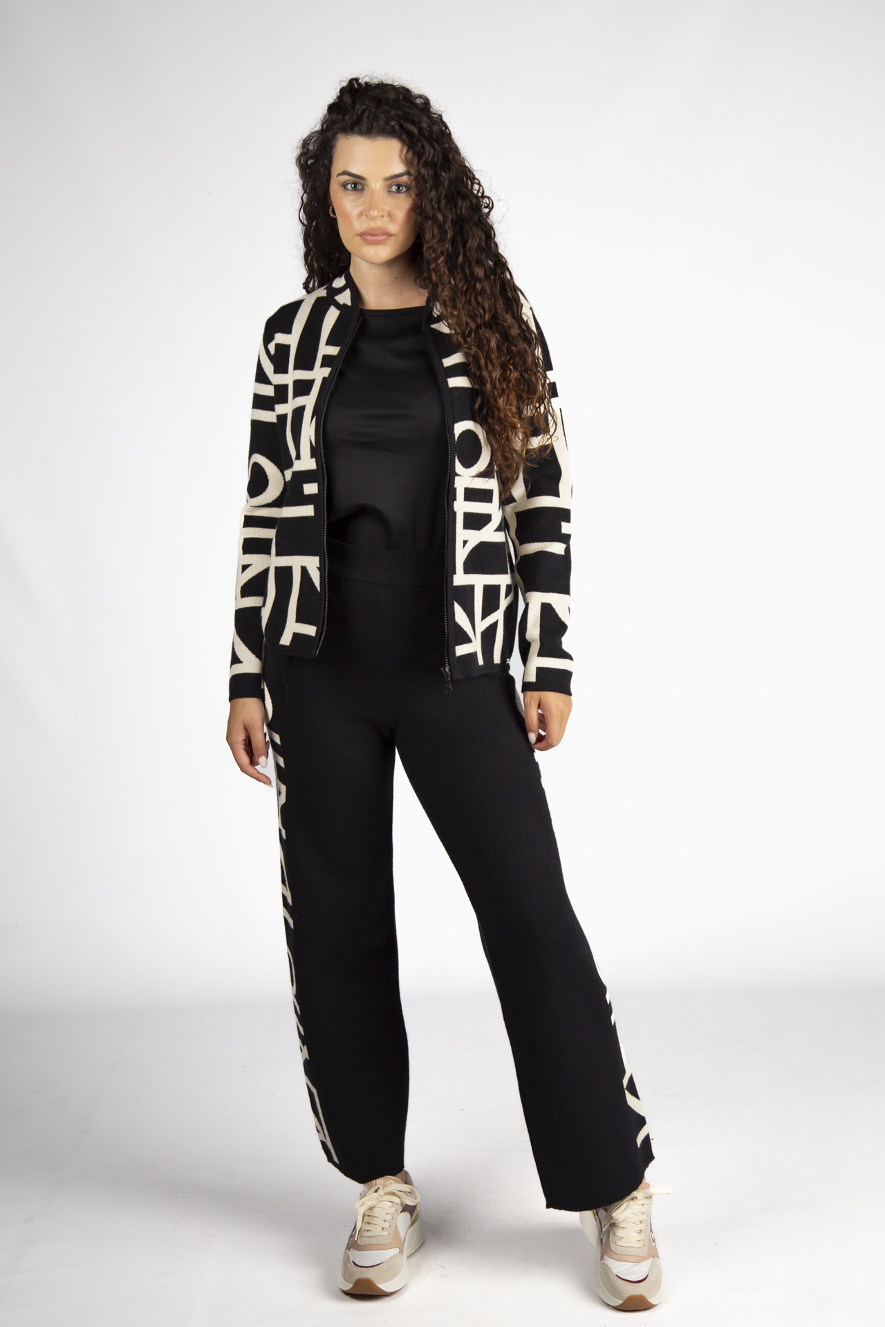 Casaco de malha com fecho