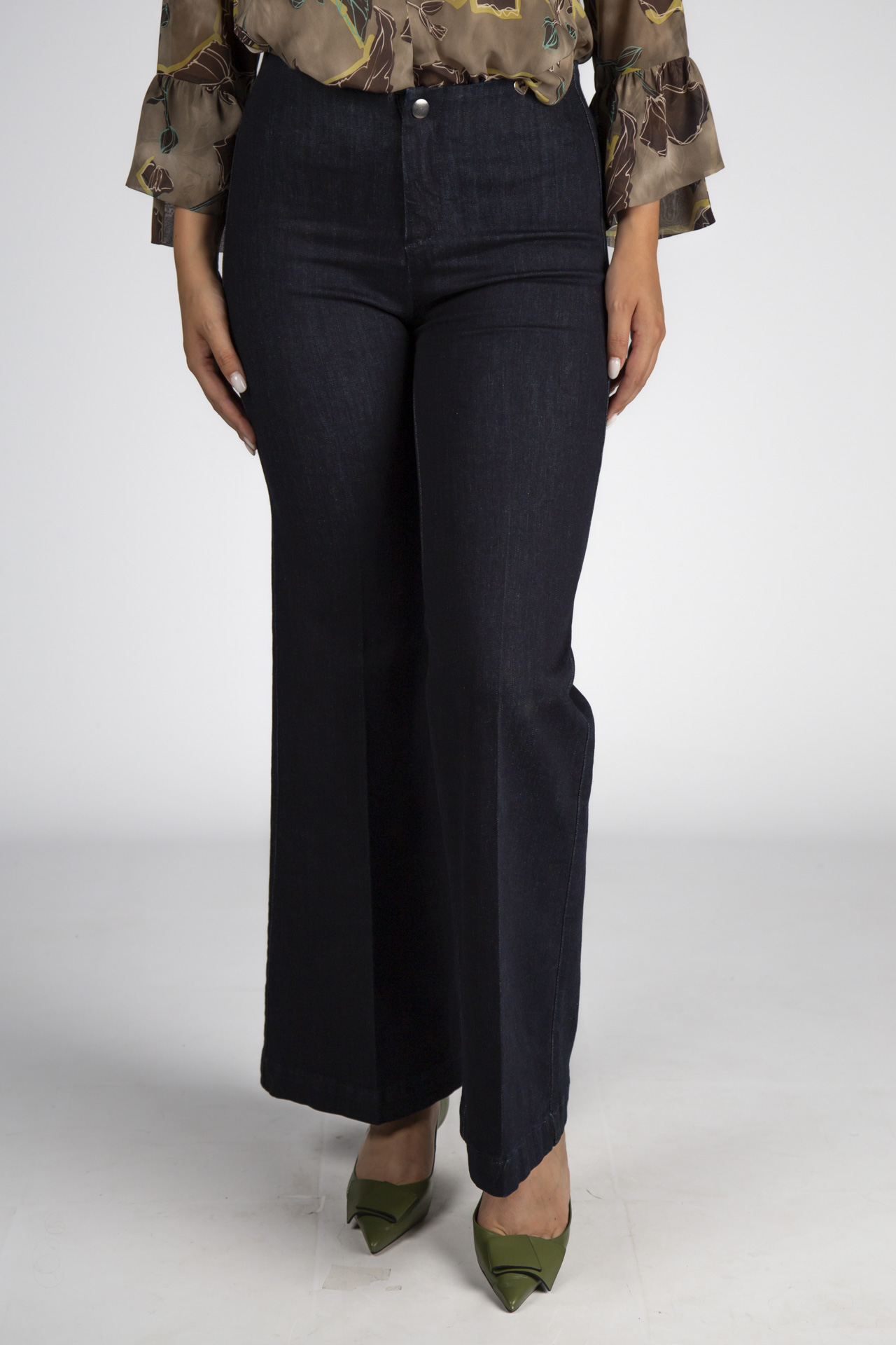 Elasticated waistband jeans
