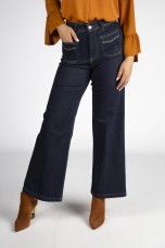 Jeans with studs