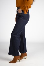 Jeans with studs