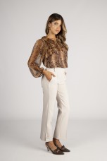 Blouse with 3-layer collar