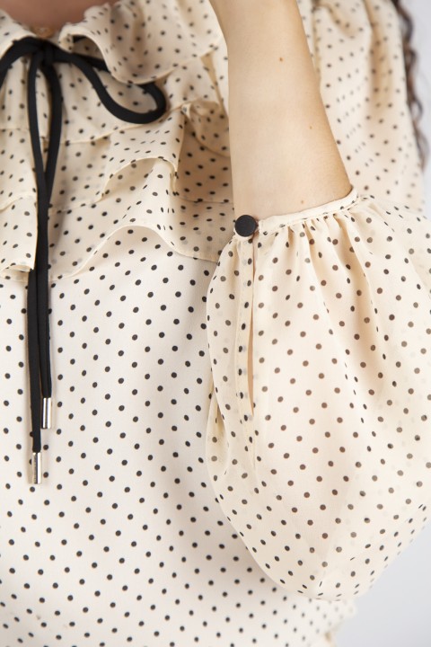 Túnica con cuello de 3 capas Túnica con cuello de 3 capas