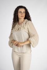 Blouse with 3-layer collar