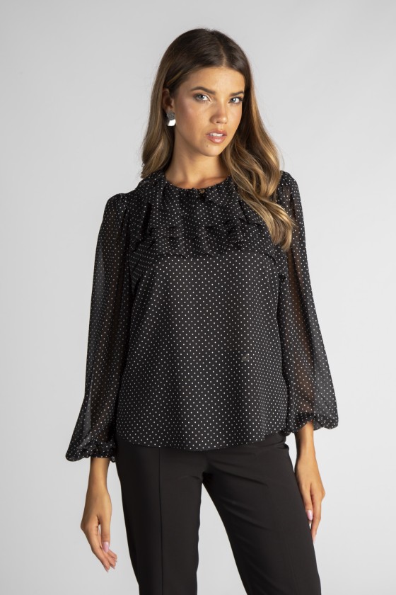 Blouse with 3-layer collar
