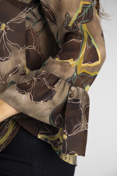 Túnica con botones forrados Túnica con botones forrados