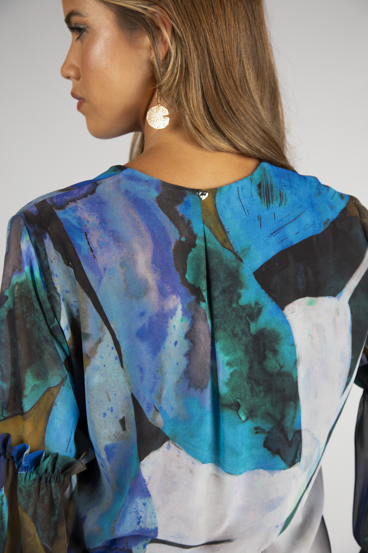 Balloon sleeve blouse