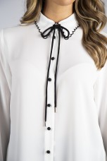 Shirt with contrasting details