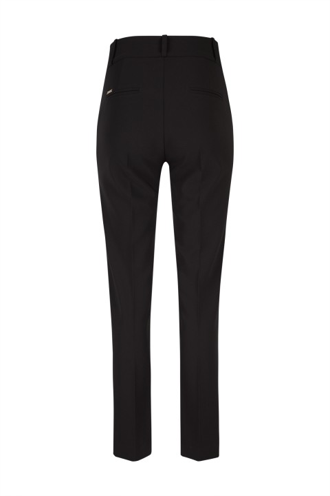Pantalones con cinturilla asimétrica Pantalones con cinturilla asimétrica