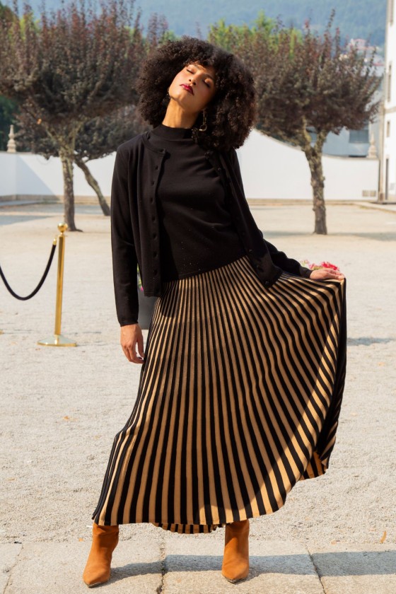 Falda larga de punto