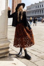 Falda midi