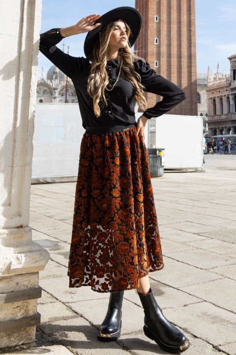 Falda midi