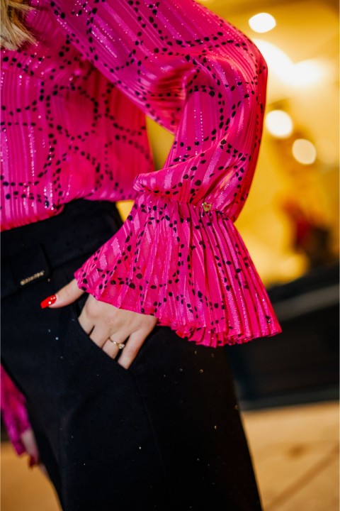 Túnica de mangas largas con puños plisados Túnica de mangas largas con puños plisados