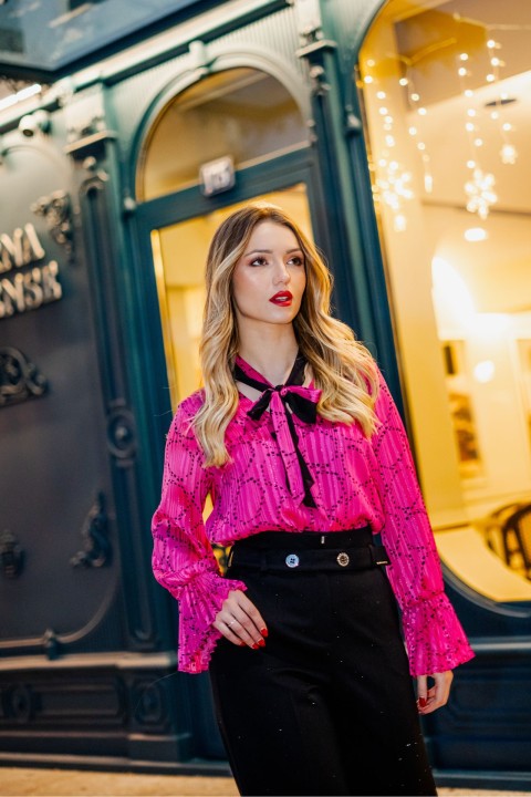 Túnica de mangas largas con puños plisados Túnica de mangas largas con puños plisados