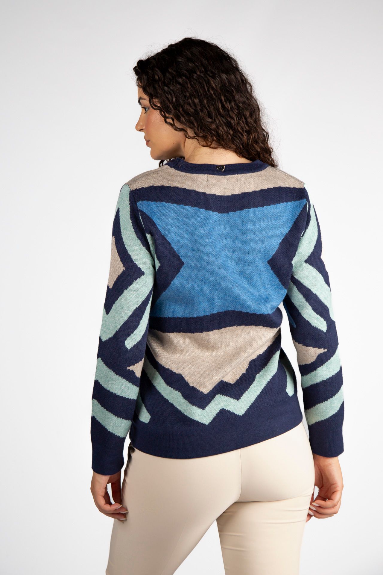 Geometric pattern knitted jumper
