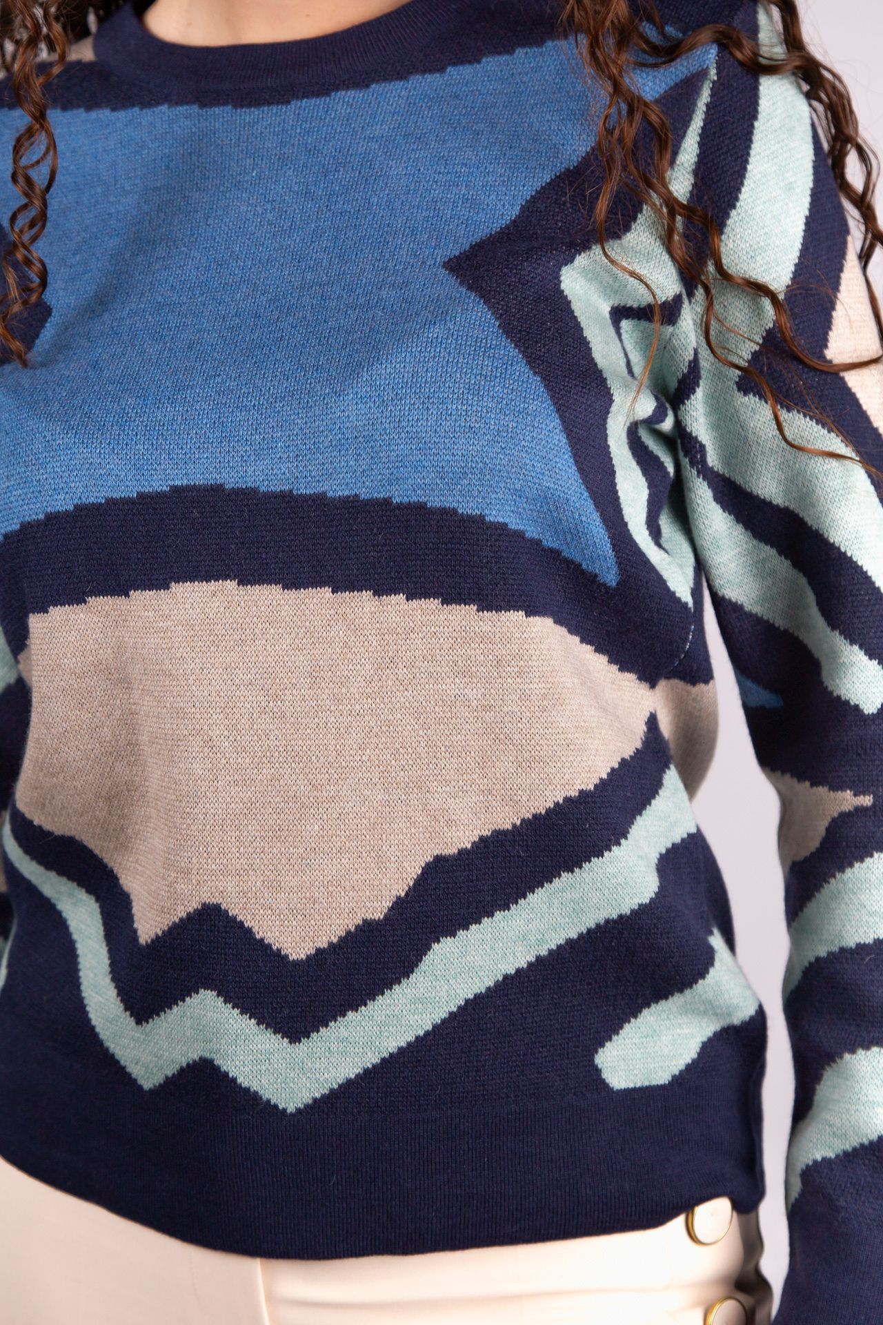 Geometric pattern knitted jumper